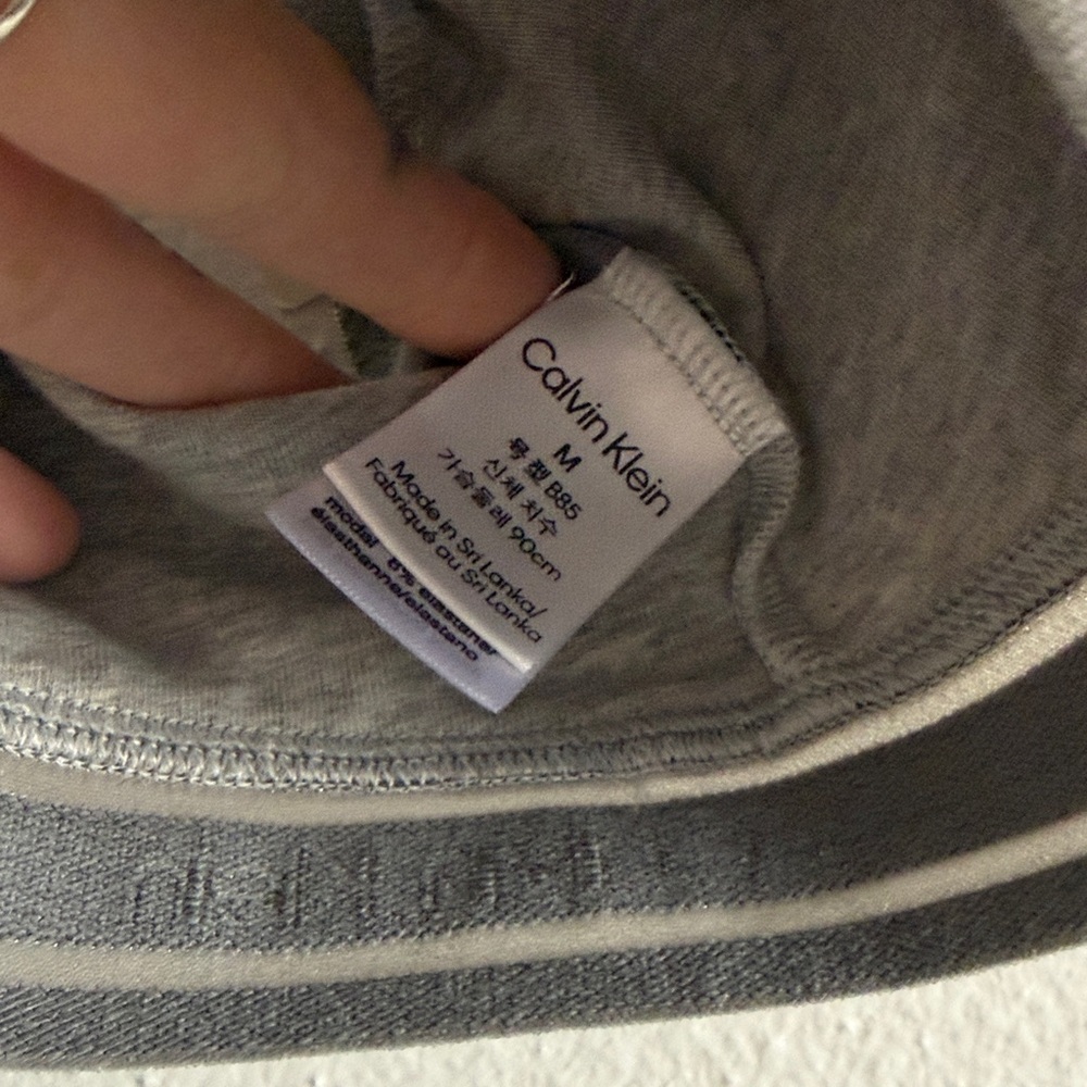 ▪️ Calvin Klein • Padded & Ribbed Bralette - Soft Gray • Juniors Medium - Picture 5 of 10